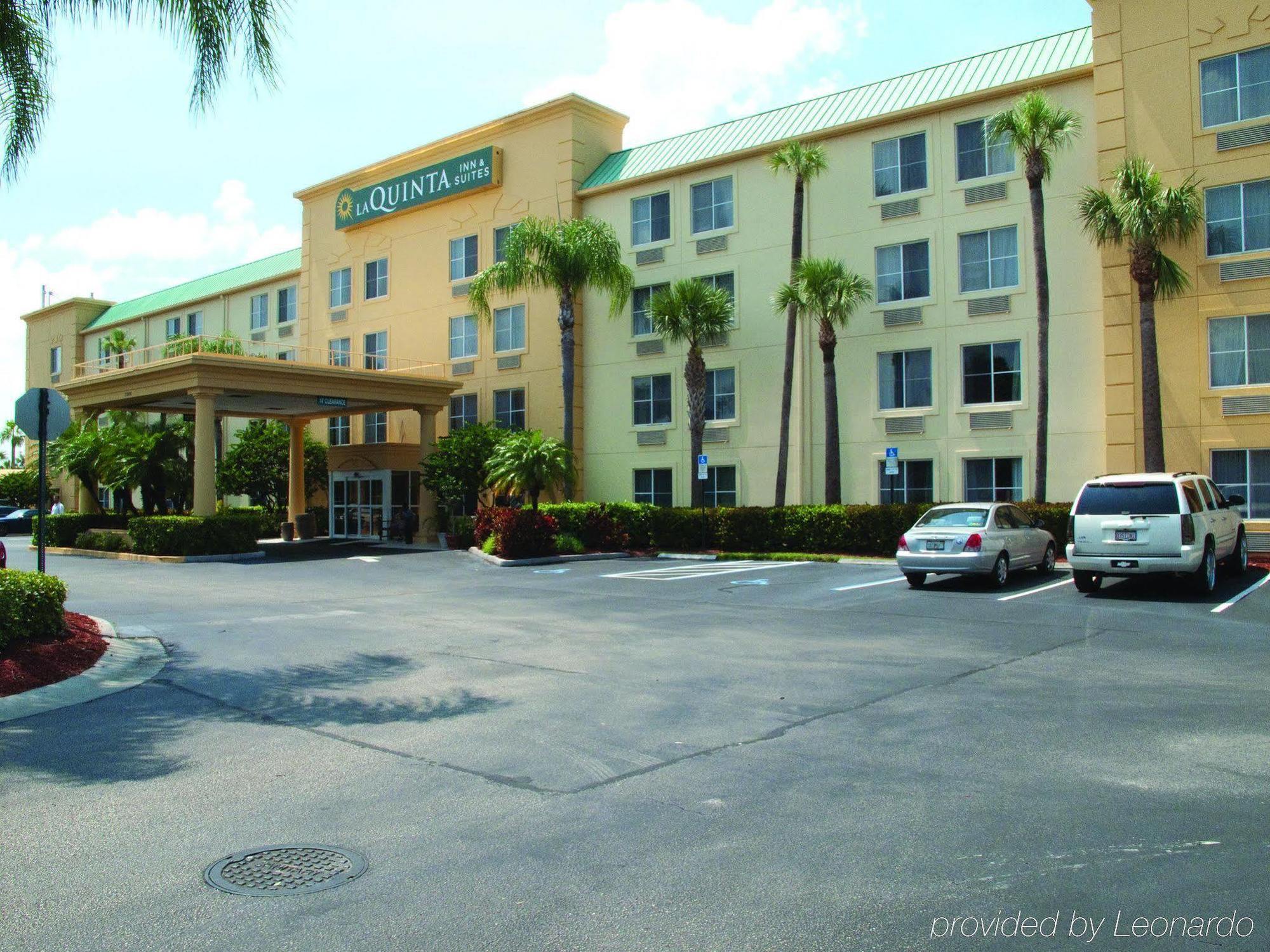 La Quinta By Wyndham Melbourne Viera Hotel Exterior photo